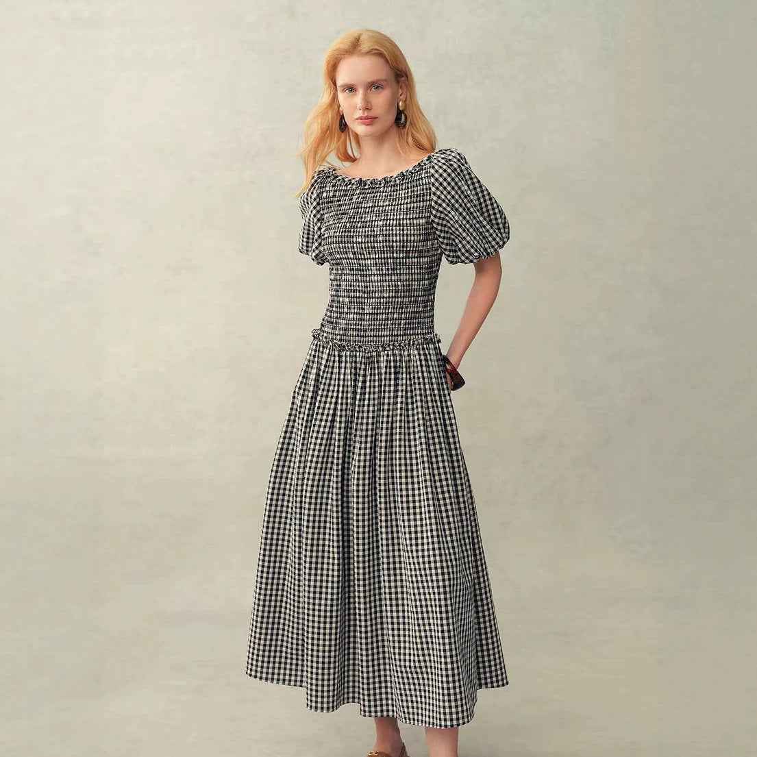 French-style Black-and-White Plaid Pleated Short-Sleeve Puff-Sleeve Check Dress