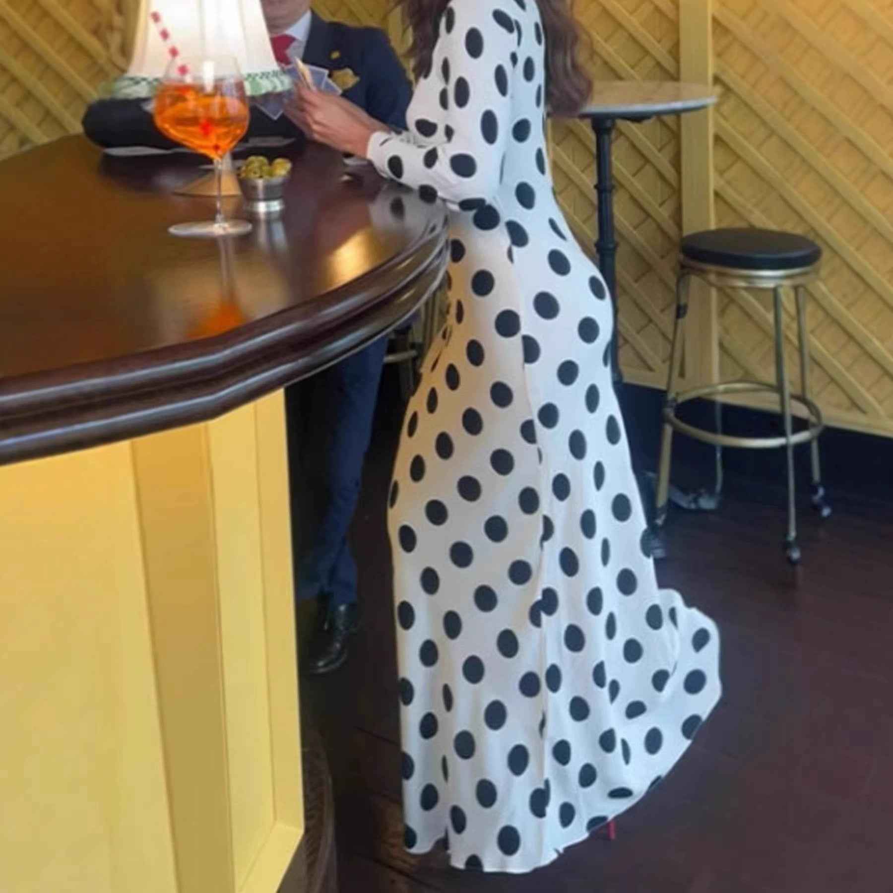 New Womens Slim-fit Long-sleeve Dress Elegant And Figure-flattering